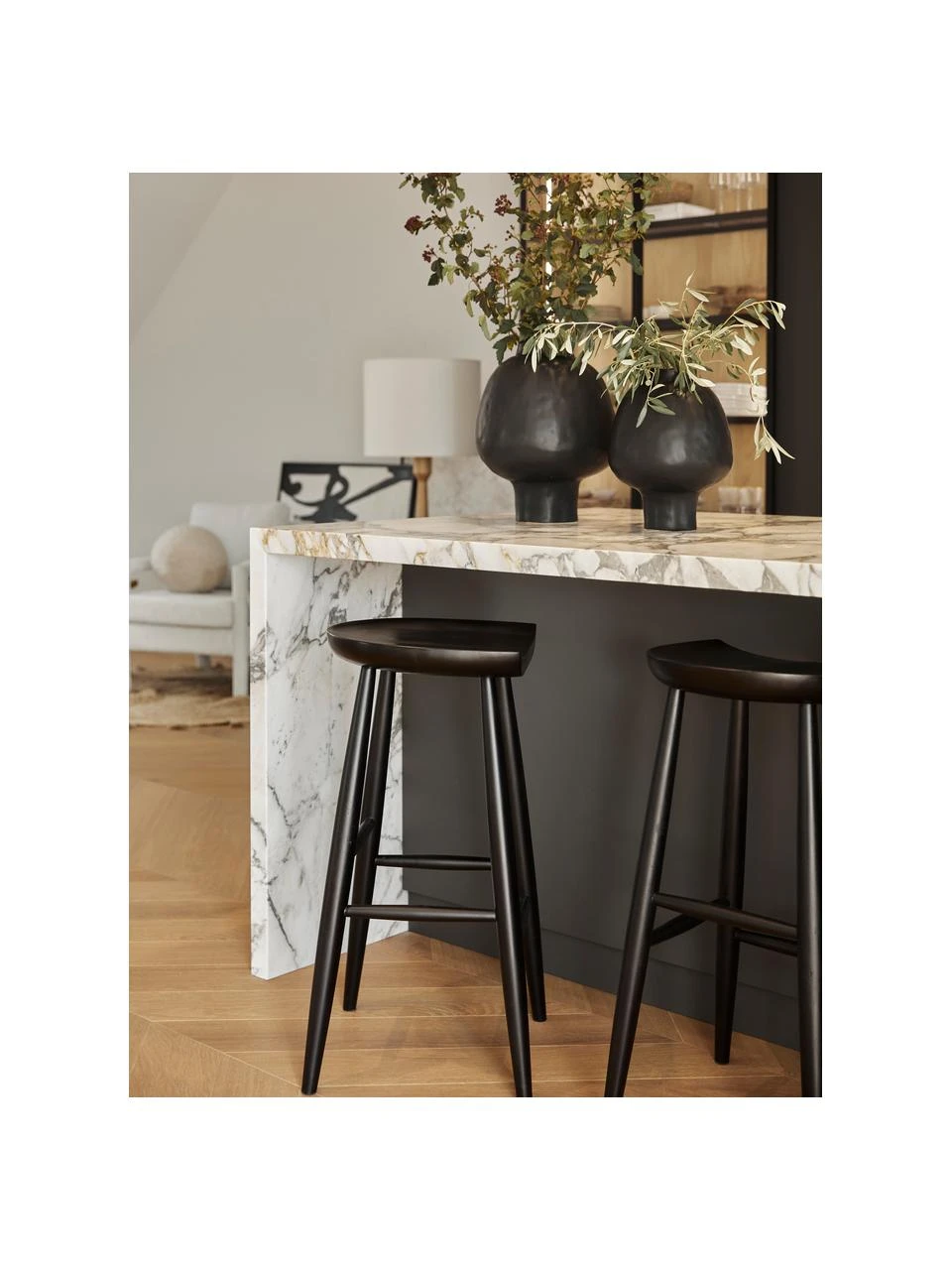 Westwing Collection Barhocker Nino aus Mangoholz in Schwarz, B 40 x H 78 cm 4 Westwing Collection Barhocker Nino aus Mangoholz in Schwarz, B 40 x H 78 cm – Bild 2