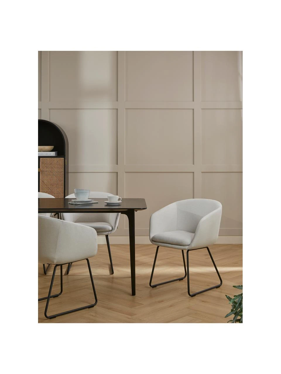 Westwing Collection Gepolsterter Armlehnstuhl Juri in Weiß, B 58 x T 58 cm 4 Westwing Collection Gepolsterter Armlehnstuhl Juri in Weiß, B 58 x T 58 cm – Bild 2