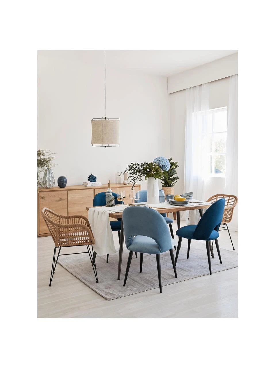 Westwing Collection Samt-Polsterstuhl Rachel in Dunkelblau, B 53 x T 57 cm 4 Westwing Collection Samt-Polsterstuhl Rachel in Dunkelblau, B 53 x T 57 cm – Bild 2